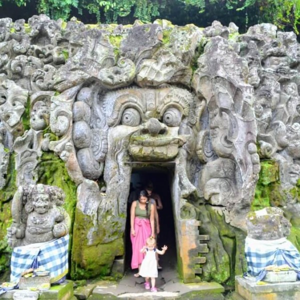 ウブド ゴア・ガジャ寺院
